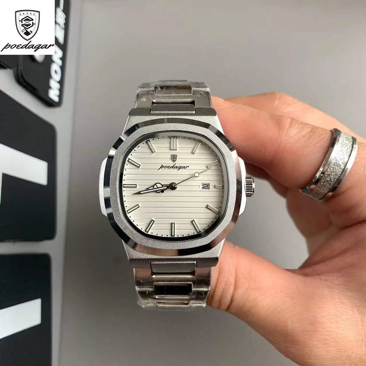 POEDAGAR Watch for Men Retro Square Dial Business and Leisure Luminous Waterproof Calendar Display Quartz Watchesornament