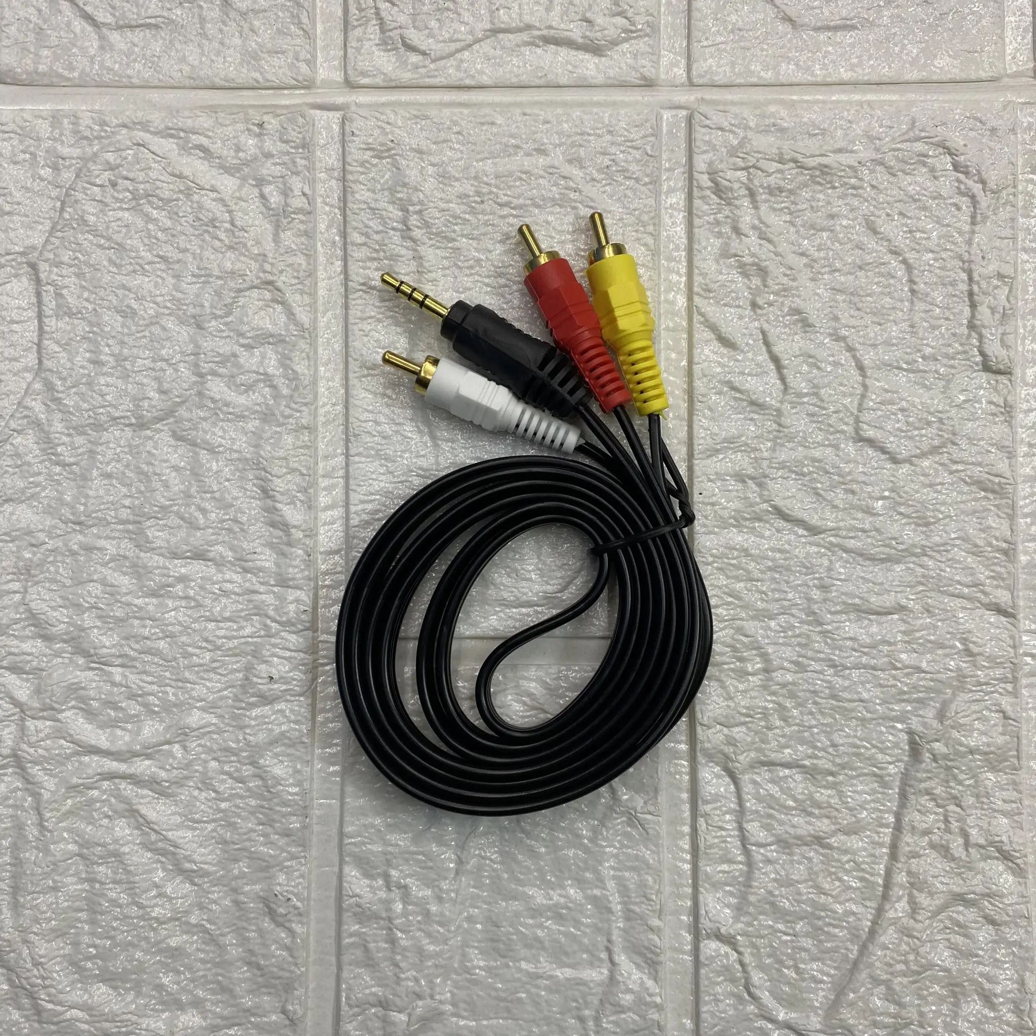 AUDIO TO 3RCA CABLE 1.5METERS