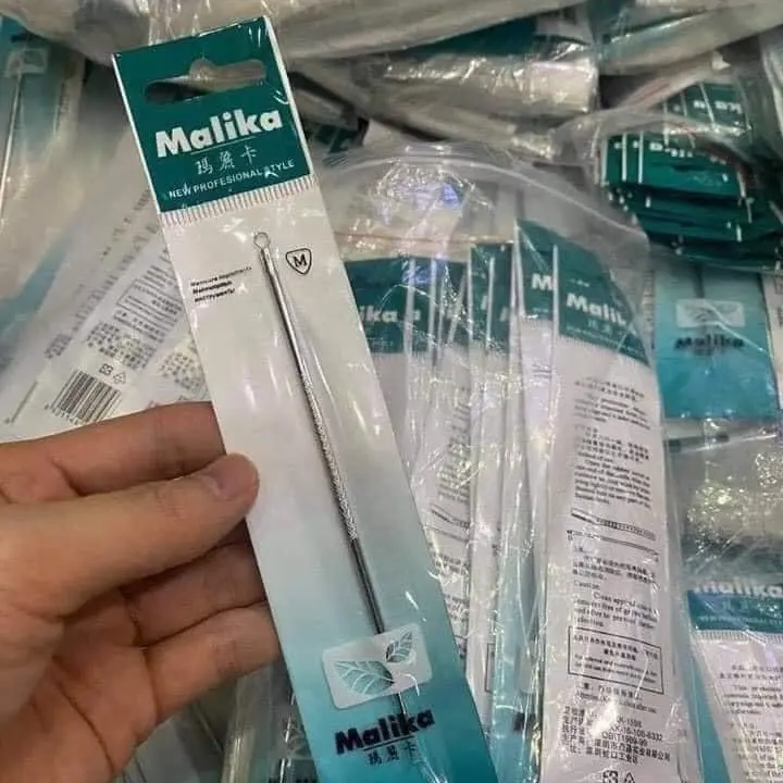 QUE NẶN MỤN MAIKA Dùng Trong SPA