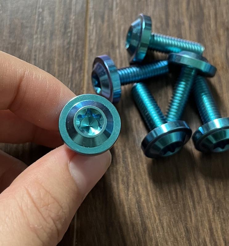 Ốc Titan Gr5 Gắn Baga Wave, Mặt Nạ Wave 100/110/50cc Xịn ( Giá 1 ốc)