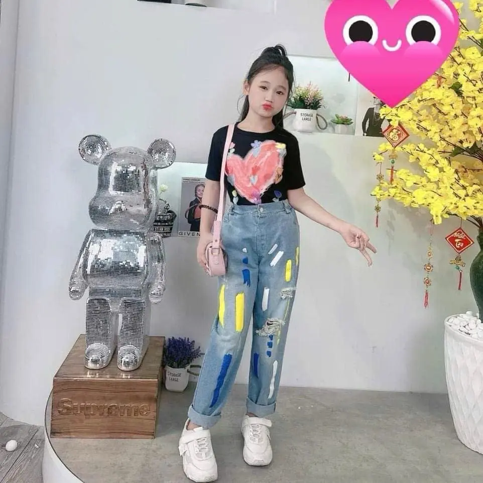 Bộ quần jeans vạch Sơn  xinhhh bé gái size 18-36kg.