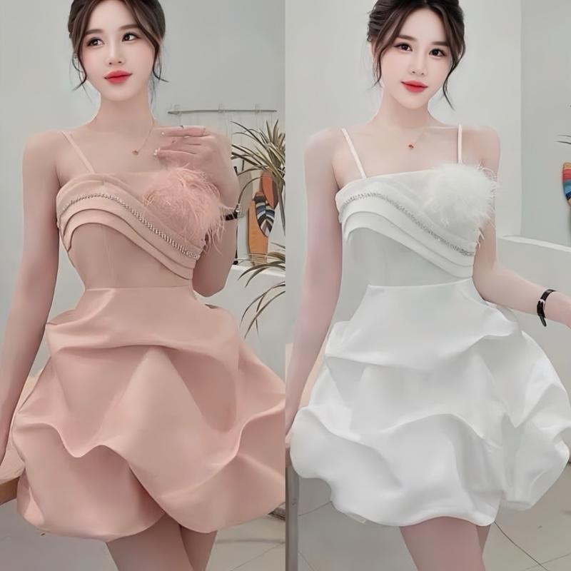 Đầm váy nữ tapta thiết kế 2 dây cổ yếm phối lông vũ đính đá xinh xắn dành cho các nàng diện đi chơi,đi tiệc.