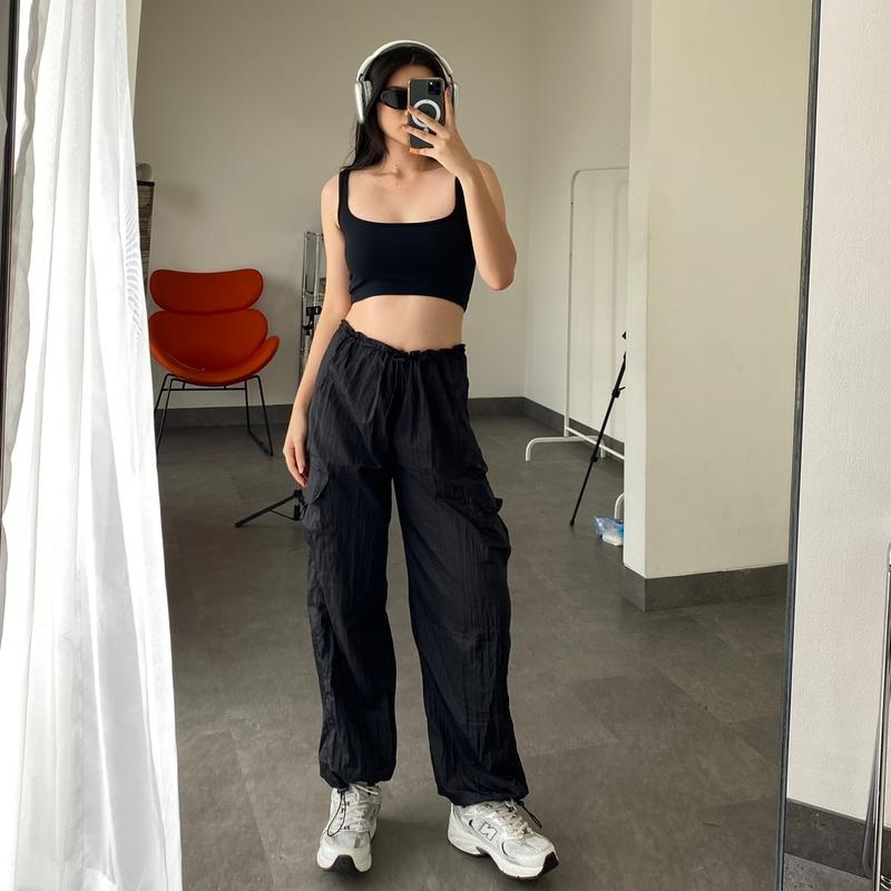 PARACHUTE PANTS 1
