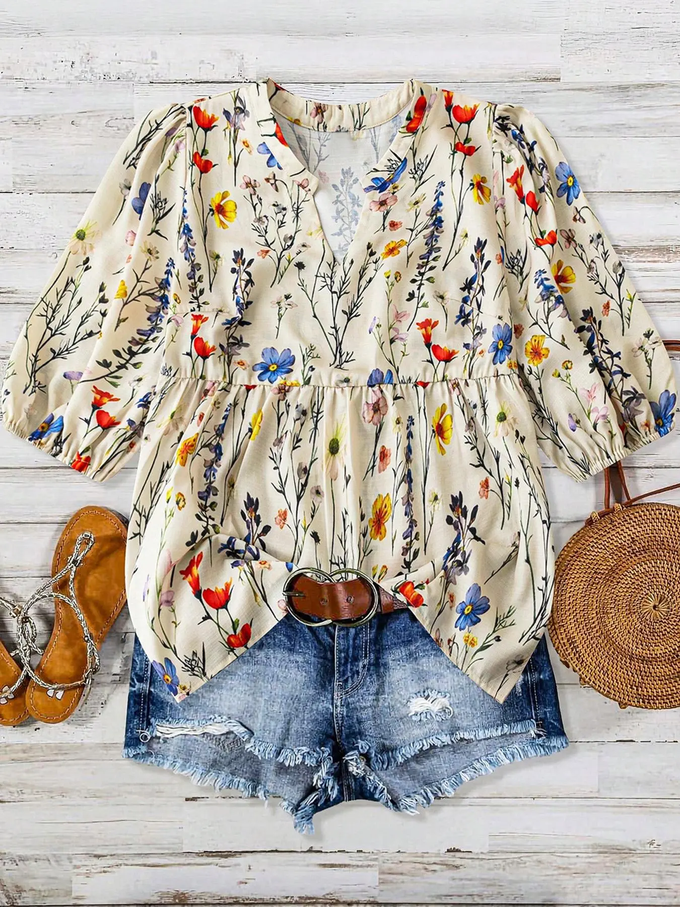 【Plus Size】 Floral Print Curved Hem Top, Casual Short Sleeve V Neck Top for Summer, Women's Plus Clothing for Daily Wear, Blouse
