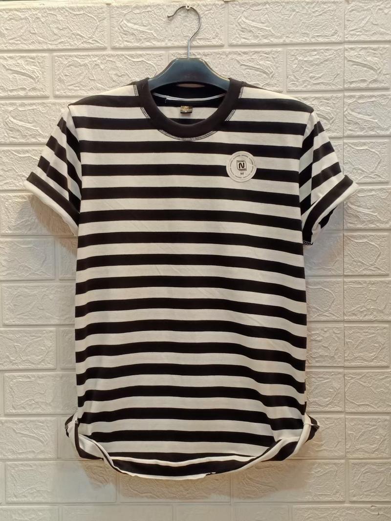 Product Introduction of VD - Baju kaos salur terbaru / kaos pria lengan pendek/ kaos belang unisex / kaos oversize bisa cod kain nyaman distro pendek lembut combed Atasan Cowok Keren Motif Hitam Motif Hitam Motif Hitam Dewasa Katun Polos 3