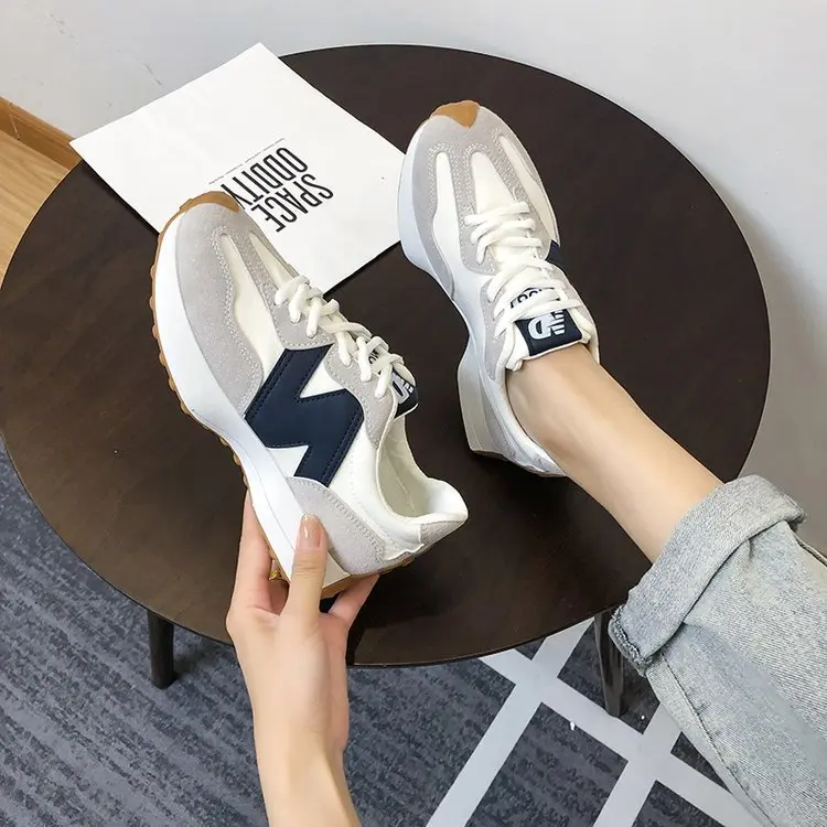 Couple's Sneaker Fall 2024 New White Shoes Thick Bottom Casual Lace up Letters Student Single-Layer Shoes Female Fashion