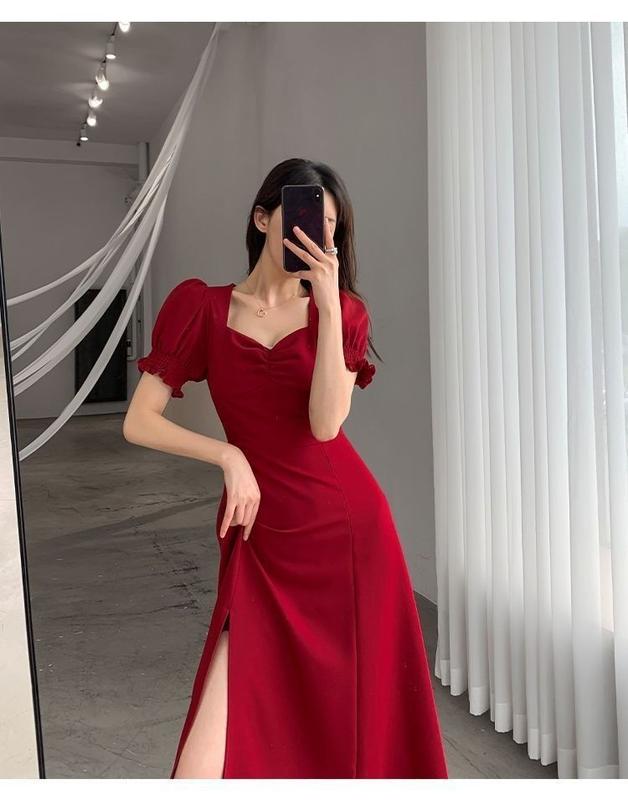 Product Introduction of Green Dress for Women Summer 2024 New Style Bubble Sleeve Square Collar Hepburn Style French Sweet Retro A- line Slit Skirt 11
