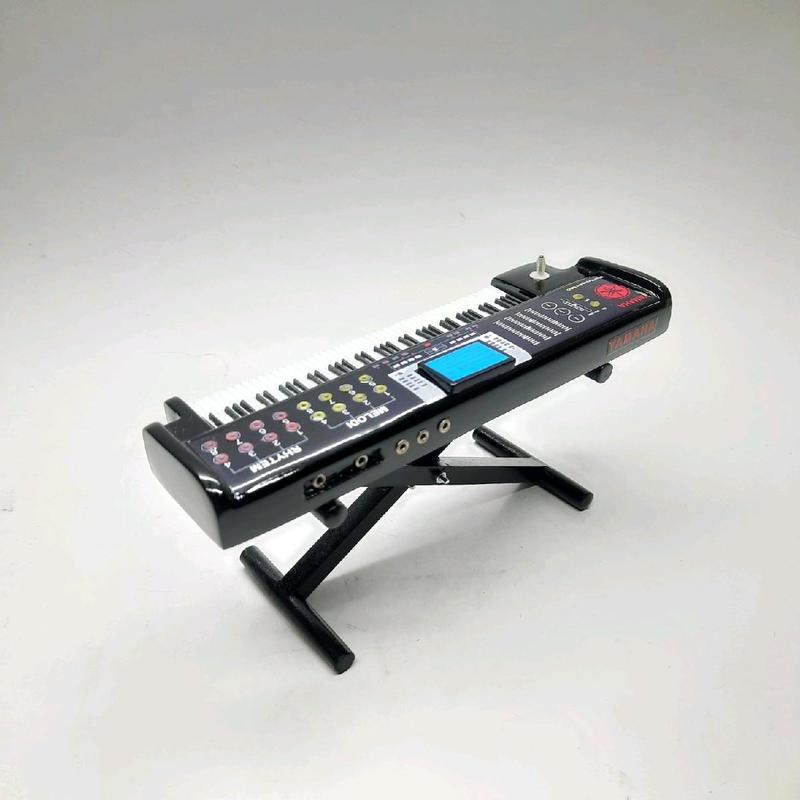 miniatur KEYBOARD skala.1 : 12 hiasan rak dinding rak kaca pajangam dekorasi rumah 3