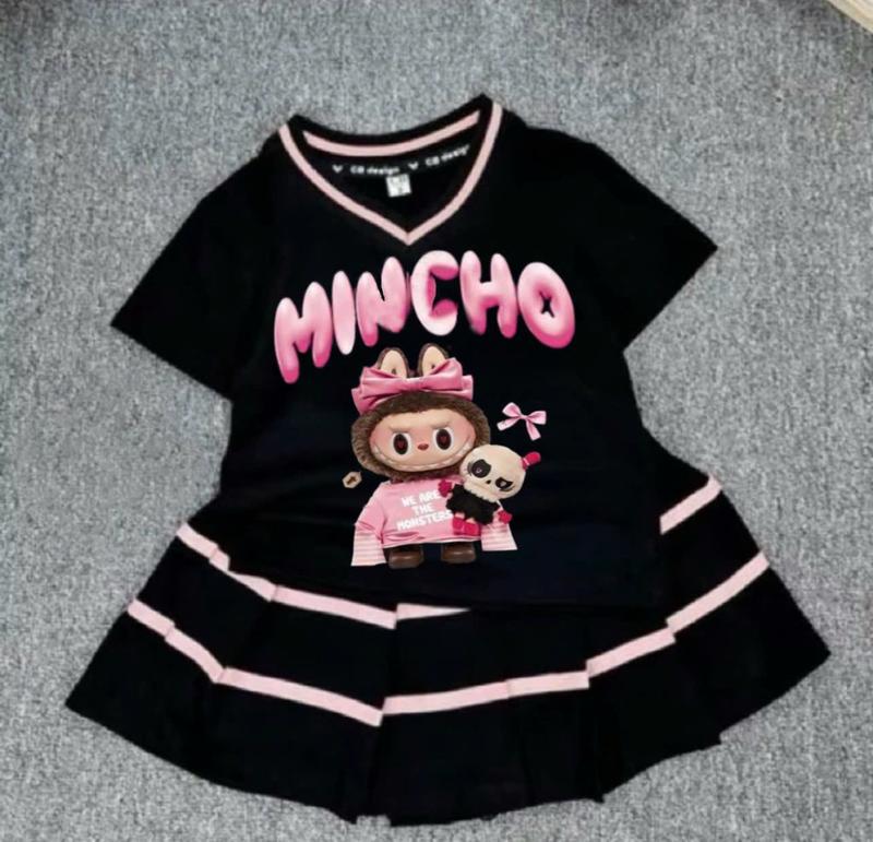 Set Váy Bộ Xếp Ly LaBuBu , Váy thời trang có LÓT QUẦN, Áo cổ tim in hình LABUBU Set thời trang Bé Gái và Mẹ từ 9-45 Kg Baby Tee Cho Bé Tee Women Cổ Tròn Trái Tim Top tuổi