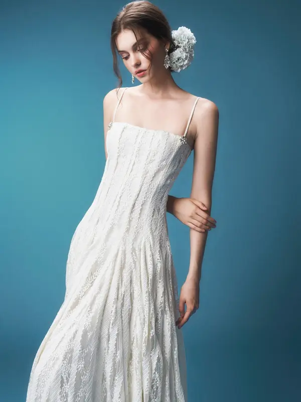 LILAH DRESS - Đầm ren dài đính đá 3