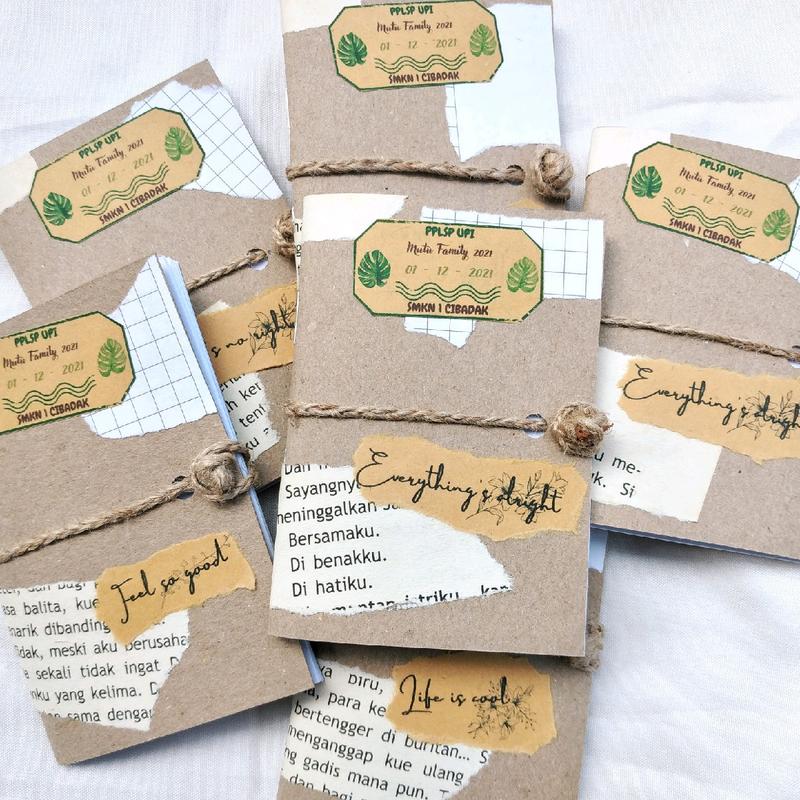 Souvenir Pesta Pernikahan Aesthetic Mini Notebook | Notes Book (Buku Catatan Kecil) Vintage | Estetik | Murah | Unik | Kekinian | Lucu | Minimalis 7
