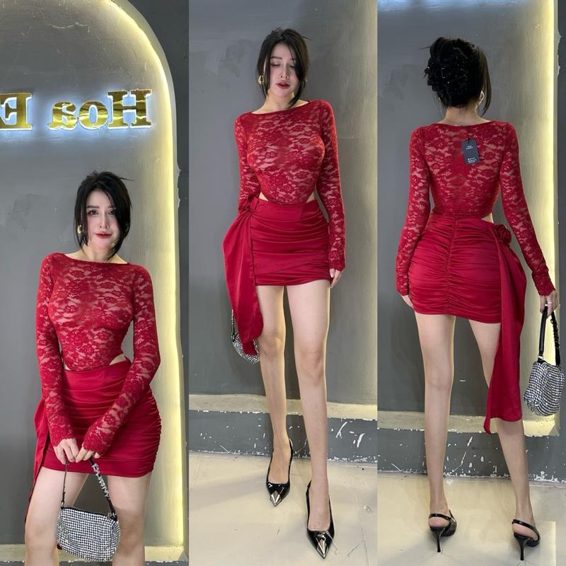 SALE Set áo body suit ren kèm chân váy lụa nhún đính hoa cao cấp đi tiệc đi chơi mặc tết cực kì sang chảnh ạ. Áo chất ren co dãn ôm tôn dáng chân váy lụa nhún có lót quần không sợ ngắn ạ. Dưới 50kg size s Dưới 55kg size m.Bảng màuĐỏ đô Nâu tây Đen