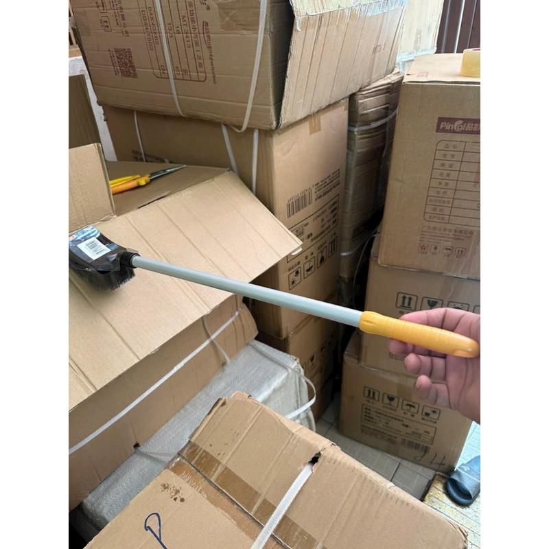Bàn chải nhà vệ sinh ĐẦU ĐEN, cọ tolet không góc chết 005 tay cầm dài treo tường 5