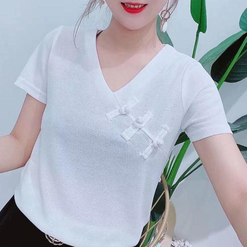 Product Introduction of Áo Thun ngắn Tay Dành Cho Nữ, Dáng Rộng Vừa Vặn, Phong Cách Trung Quốc Cổ Điển, Tay Lửng Cổ Chữ V Có Cúc, Áo Ngoại Cỡ Mùa Hè 2025 Hàng Mới Về 5