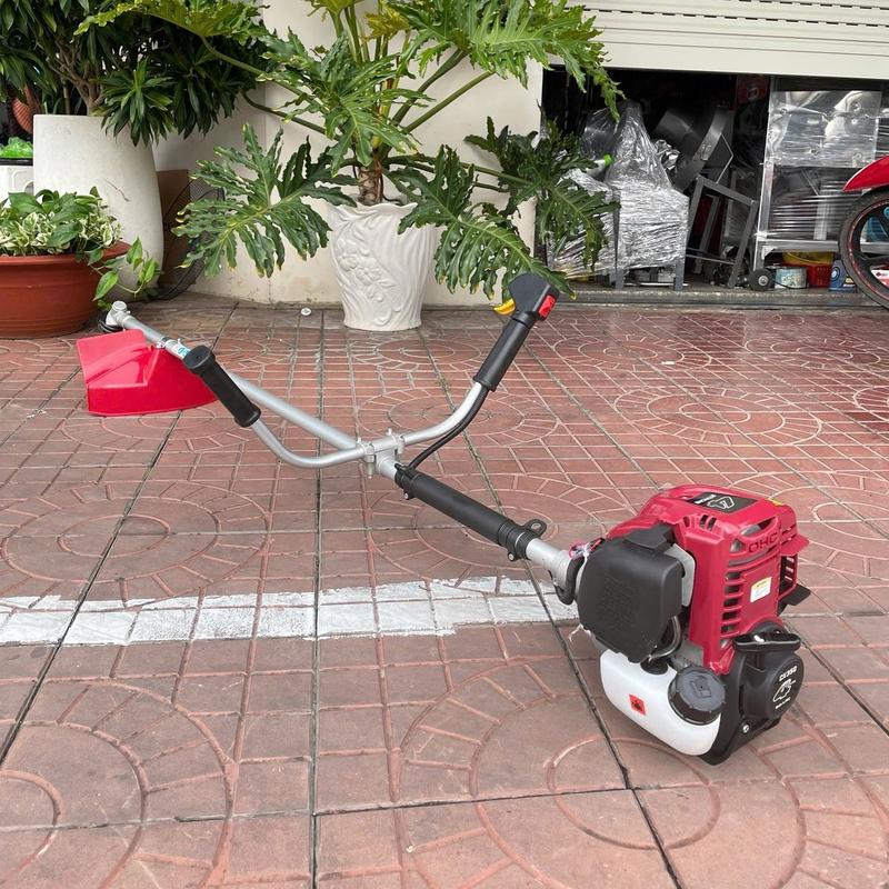 Máy cắt cỏ CX350 động cơ 4 thì xăng riêng, nhớt riêng Phụ tùng kèm theo lưỡi cắt, dây đeo, bịt phụ tùng  (tặng ổ cước)
