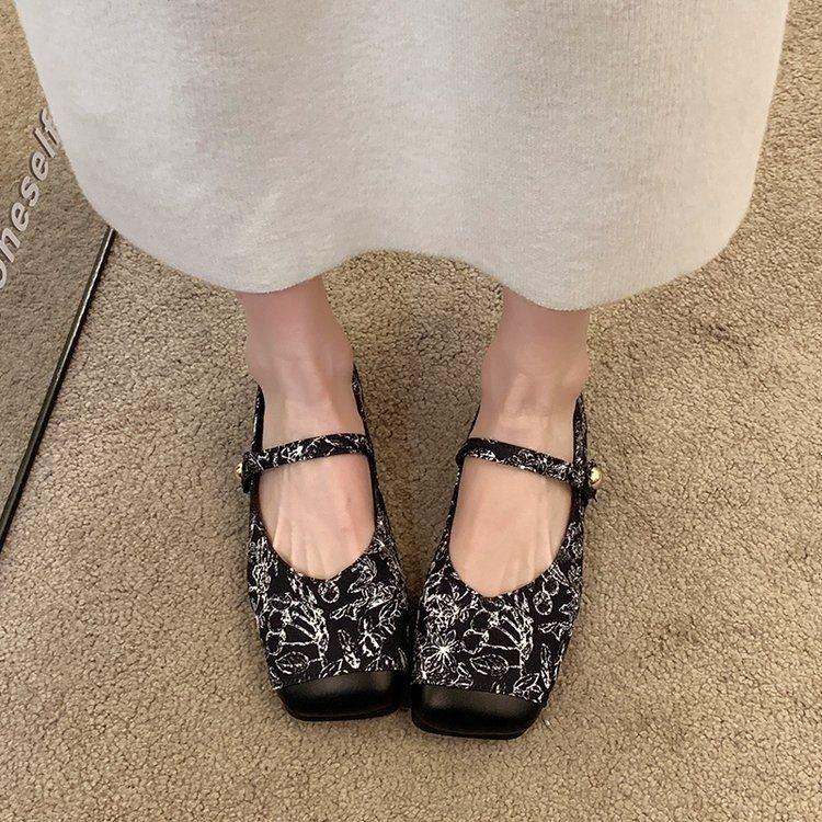 Product Introduction of Retro Chinese Style All-Match Flat Mary Jane Shoes Women's New Spring and Autumn Slip-on Soft Bottom Gommino Casual Fashion 7
