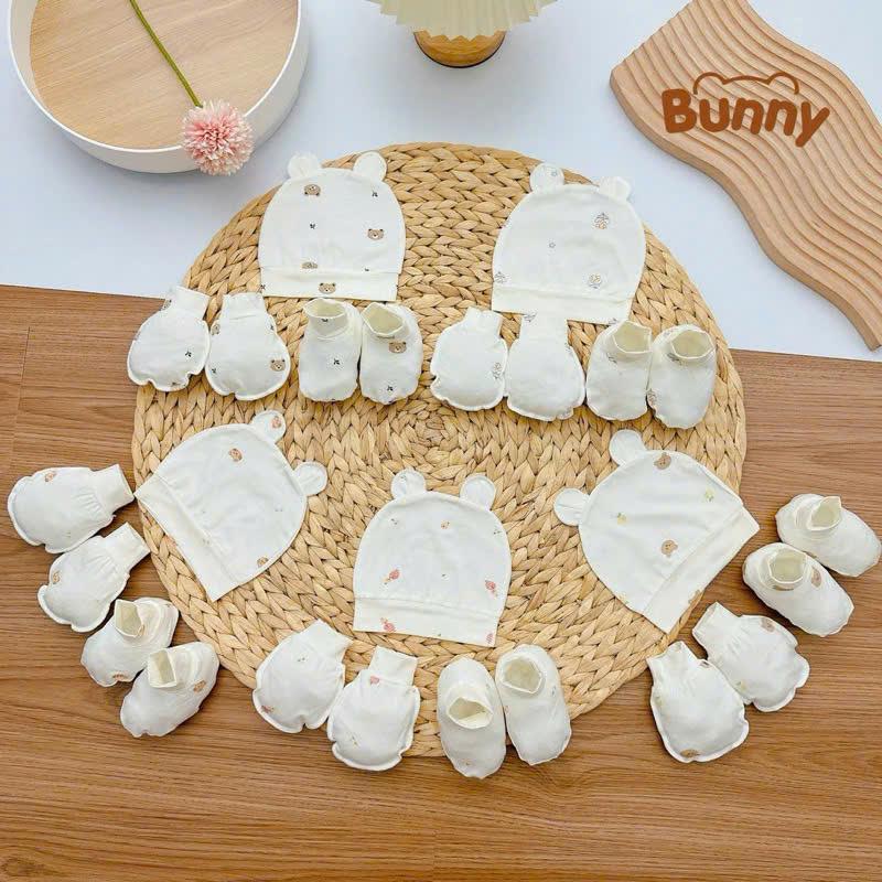 Combo 3 Sét Mũ Kèm Bao Tay Bao Chân Bunny Tông Nền Kem Hoạ Tiết Gấu Thỏ Nhỏ 2025