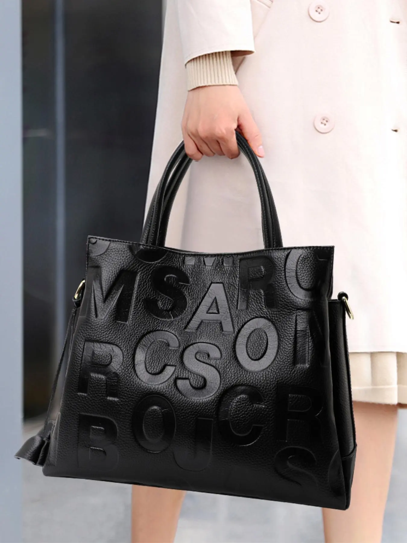 Genuine Leather Fashionable Cowhide Letters Embossed Handbag, Classic Business Style Handbag for Women & Girls, Casual Trendy Versatile Commuting Crossbody Bag for Daily & Work Use