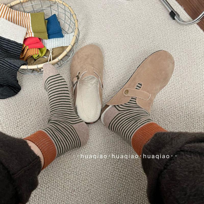 Product Introduction of Maillard Ins East Gate Contrast Color Screw Type Striped Socks Autumn and Winter Bunching Socks Leisure Tube Socks Girls Socks Outdoor Sport 1