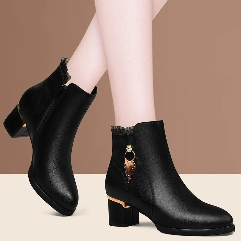 Bốt Ngắn Da Thật Cho Nữ, Hàng Mới Về 2024, Phong Cách Thu Đông, Gót Chunky, Dễ Phối Đồ, Có Đệm, Giày Cao gót Nhung, Giày Nữ Boot Shoes 4