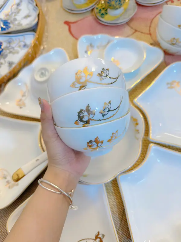 Bộ Bát Hoa Mặt Trời Men Trắng Vẽ Sen Vàng kim 24k- Gốm Bát Tràng Cao Cấp 4