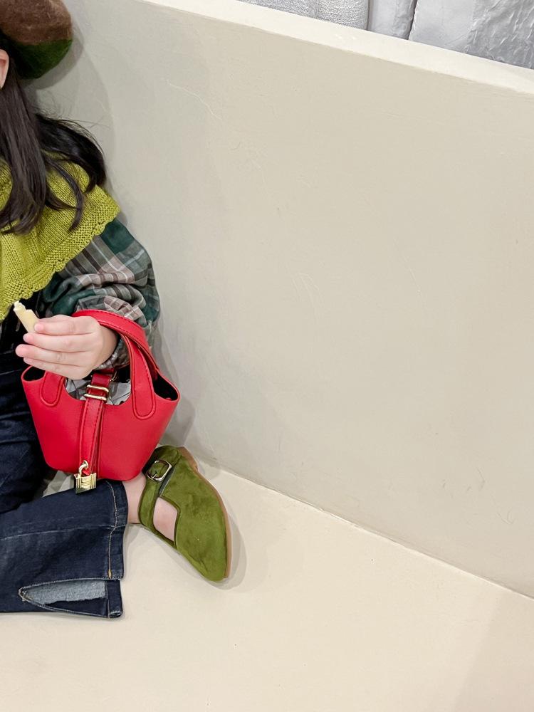 Product Introduction of Autumn Winter Style European and American Mini Children's Girls' Handheld Tote Basket Crossbody Small Bag Women's Bag outpocket  hobo  bag heart  evangelista  painted  bags 16
