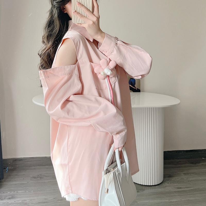 Áo sơ mi Nữ cut out vai bông hoa ngực rời Samhyewear