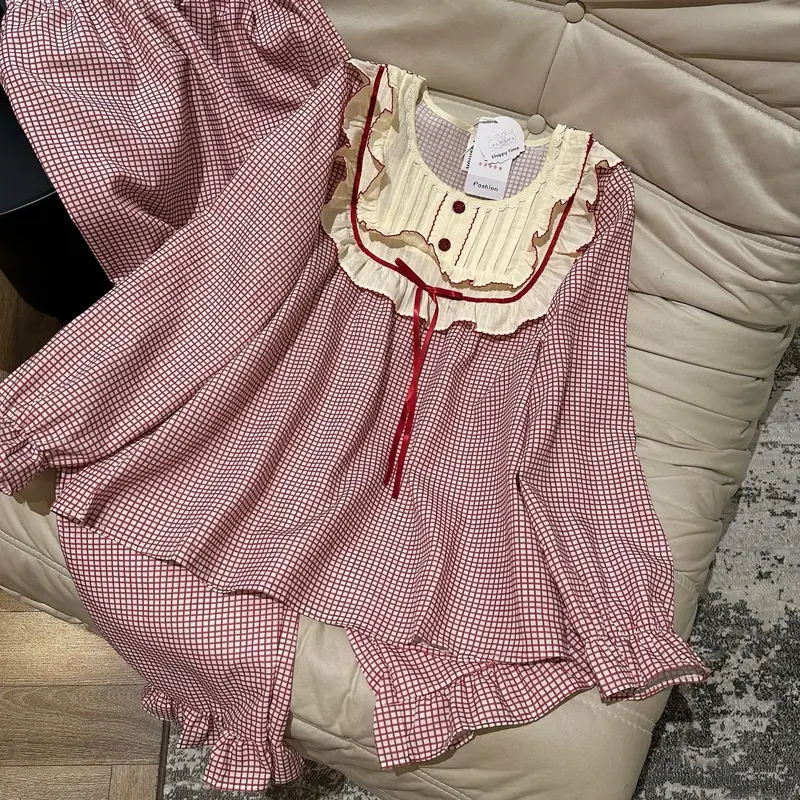 Bộ bánh bèo kẻ caro đỏ cute 0