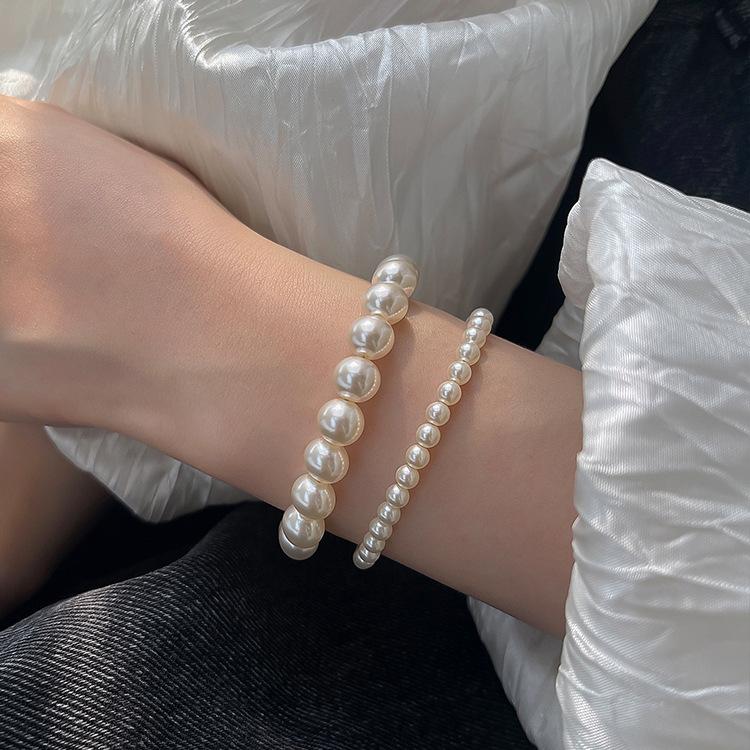 Product Introduction of 2024 New French Folding Bracelet Light Luxury Minority Exquisite Elastic String Bracelet 12