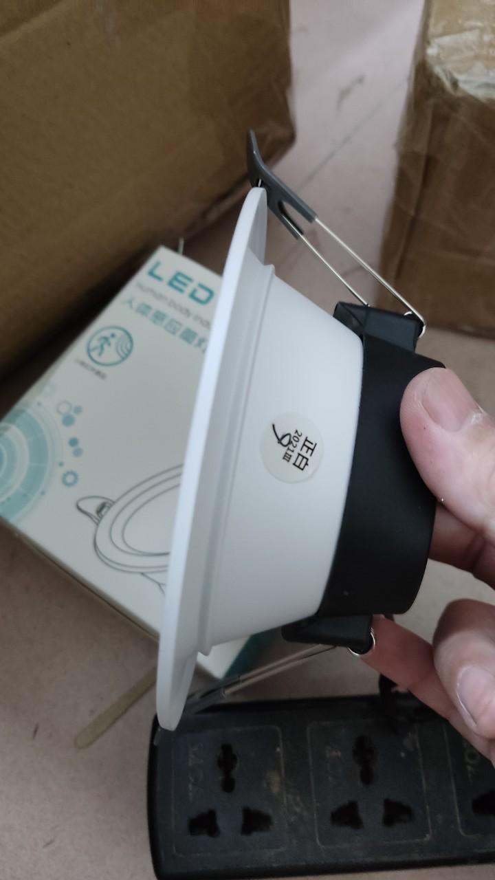 Product Introduction of Đèn LED âm trần cảm ứng chuyển động, đèn led âm trần cảm biến điều khiển bằng giọng nói, tự động tắt đèn, cảm nhận ánh sáng thông minh,Thiết kế chắc chắn, Hiệu suất vượt trội, Ánh sáng chất lượng cao 17