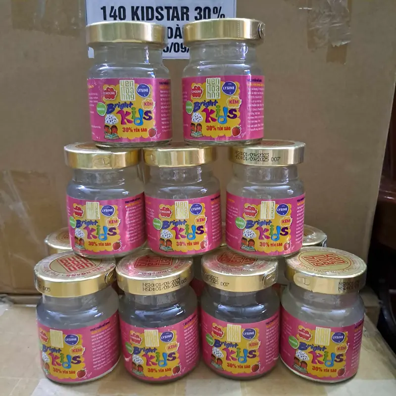 Set 10 hủ 30% yến sào chưng sẵn cho bé gồm 5 hủ vị dâu và 5 hủ vị vani -70ml-Yến Hoàng 4