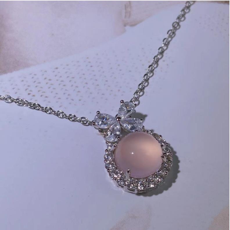 Product Introduction of Natural Gemstone Ice Chalcedony Pendant for Women, Jadeite Necklace Pendant, Escaping Princess Chalcedony Inlaid Green Agate Pendant 19