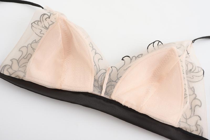 Product Introduction of 2023 New Women Sexy Lace Beauty Back Pack, Small Intimates Thin Cup Comfortable Bralette Female Underwear Bra Panties Sets 38
