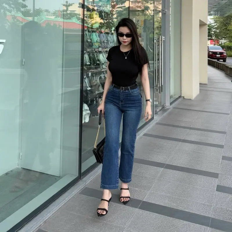 Quần Jean Nữ AKJ S31 Ống Đứng Túi Thêu Chữ