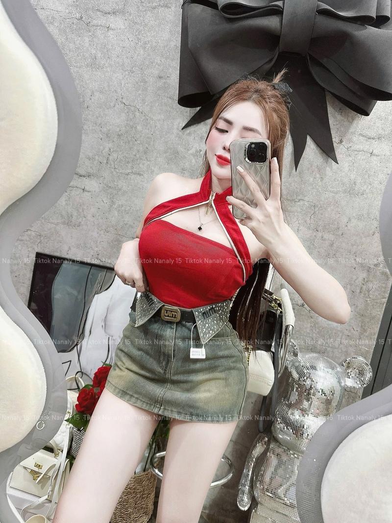 Product Introduction of Áo thun cổ yếm có dây kéo,có mút đệm sẵn 3