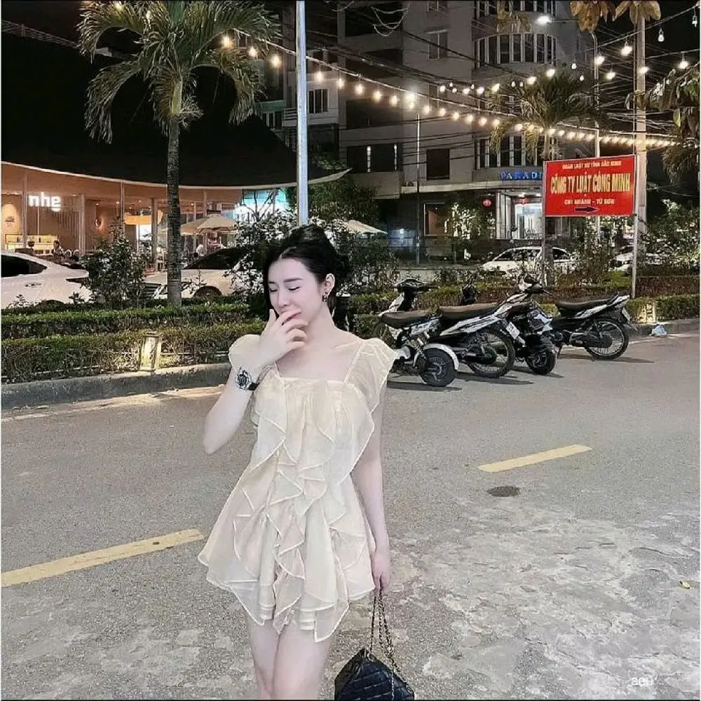 Set tơ tua rua áo cổ yếm quần xoè nhiều lớp xinh Nữ