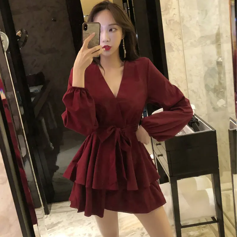 Quần Áo Nữ, BERRMY, Dáng Rộng Vừa Vặn, Cạp Cao, Cổ Chữ V Chéo, Dài Tay, Váy Buộc Dây Màu Trơn Chữ A Mỏng Vừa Vặn, Quần Short, Hàng Mới Về Mùa Hè Women Dress Nhung Màu Đỏ