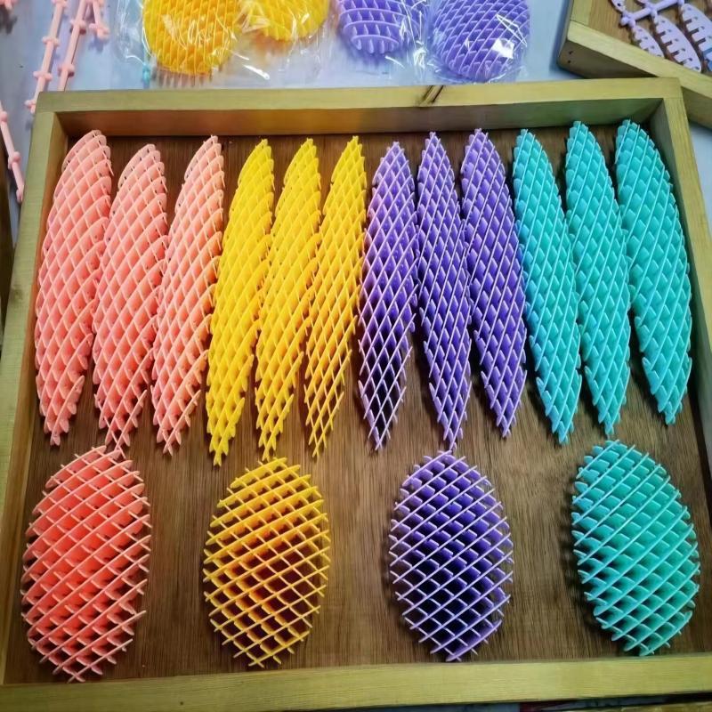Product Introduction of Đồ Chơi Nhỏ, In 3D, Thiết Kế Gia Đình Củ Cải, Lưới Đàn Hồi, Giải Nén, Không Bắt Được, Phong Cách Mới Lạ 2