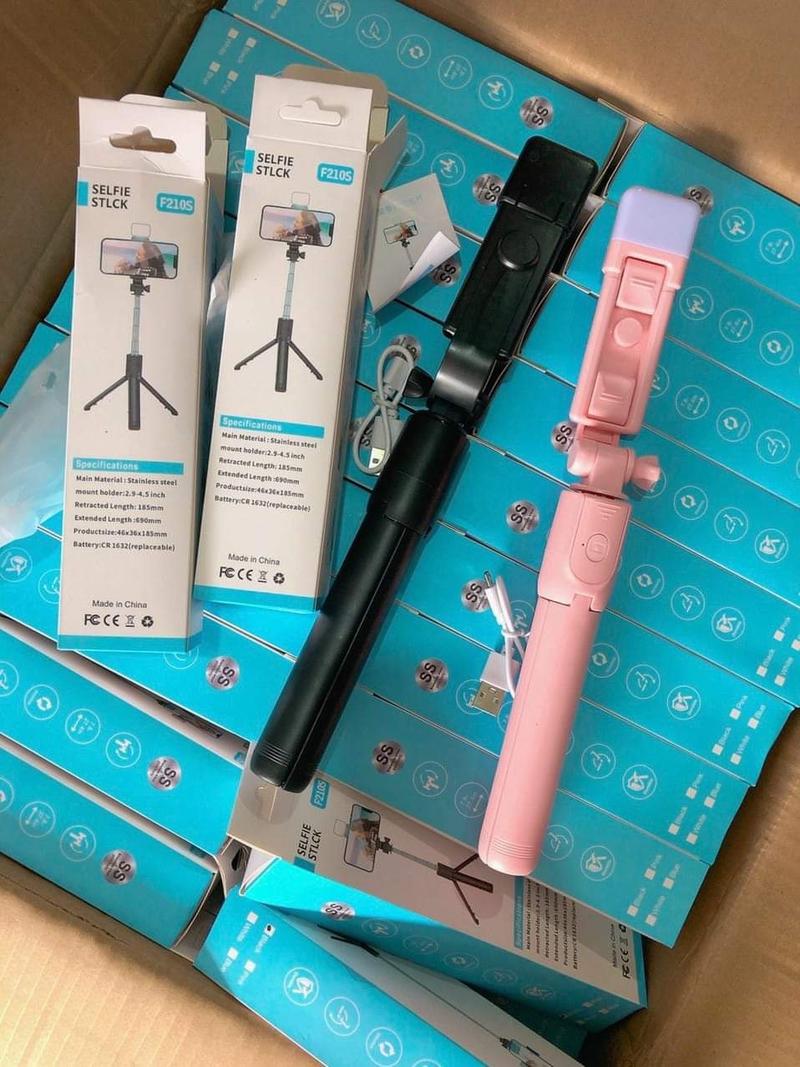 Product Introduction of Gậy chụp ảnh 3 chân có đèn điều khiển từ xa Kem Phụ Kiện 7