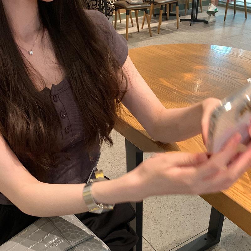 Product Introduction of Korean version collarbone exposed design waist cinching short top，solid color threaded short sleeved T-shirt，summer casual and fashionable simple T-shirt 9