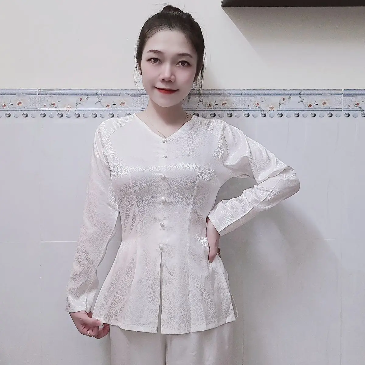 Bộ bà ba cổ tim gấm 2 da, dây kéo cho nữ - Áo Top đồ lam Kem Women Voi Wine Knot Shirt Sơ Mi [G6]