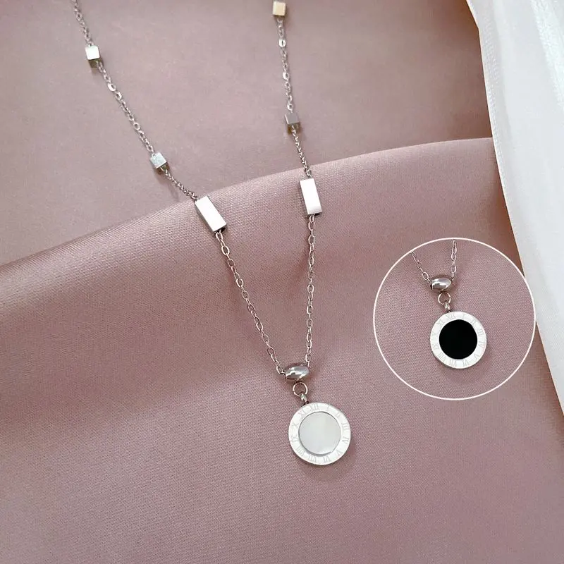 Kalung Titanium Liontin Bulat Putih/Hitam Romawi Super Mewah Anti Karat Dan Luntur Emas 4
