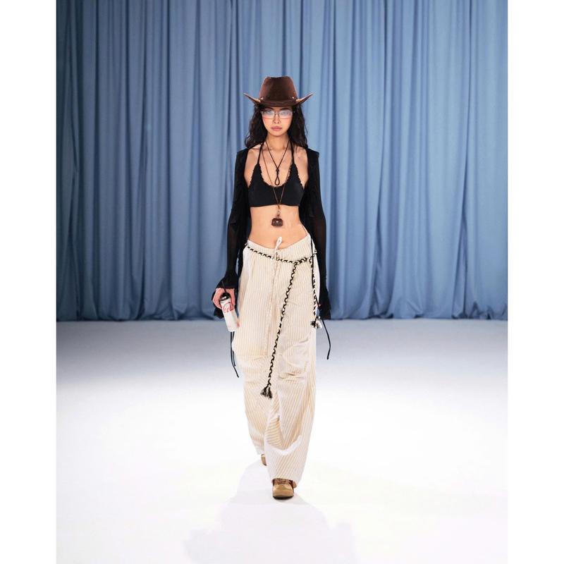  SoDópe.Club - Áo dài tay đen xuyên thấu phối ren áo bra đen cổ yếm và quần ống rộng kẻ sọc Creamie Pants 