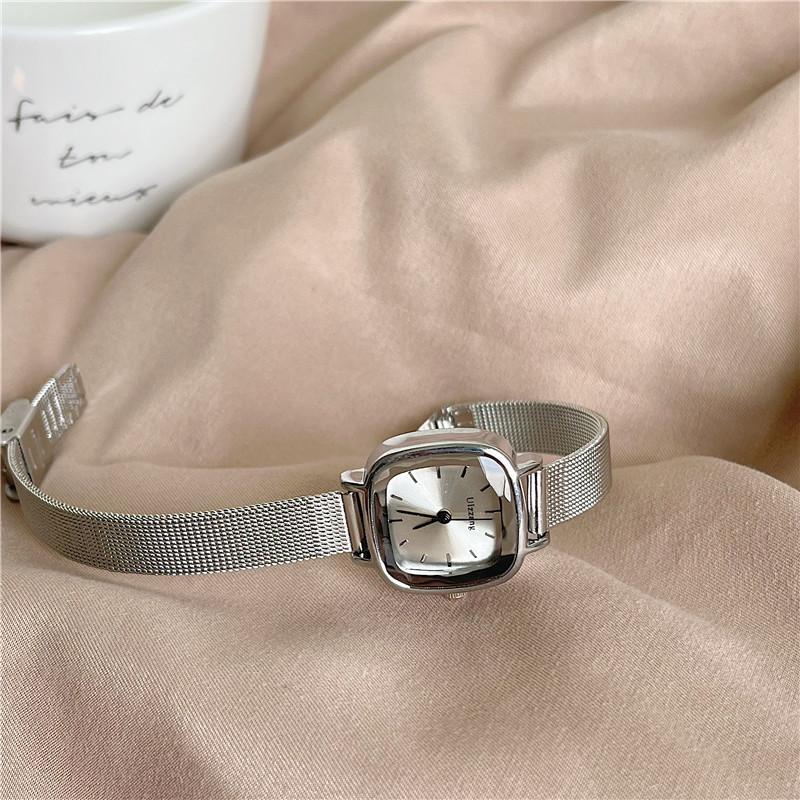 Product Introduction of Jam Tangan Wanita, Rekaan Ringkas, Tali Nipis, Gaya Mori, Sesuai untuk Gadis, Gaya Preppy, Gaya Hong Kong Retro, Gaya Elegan 8