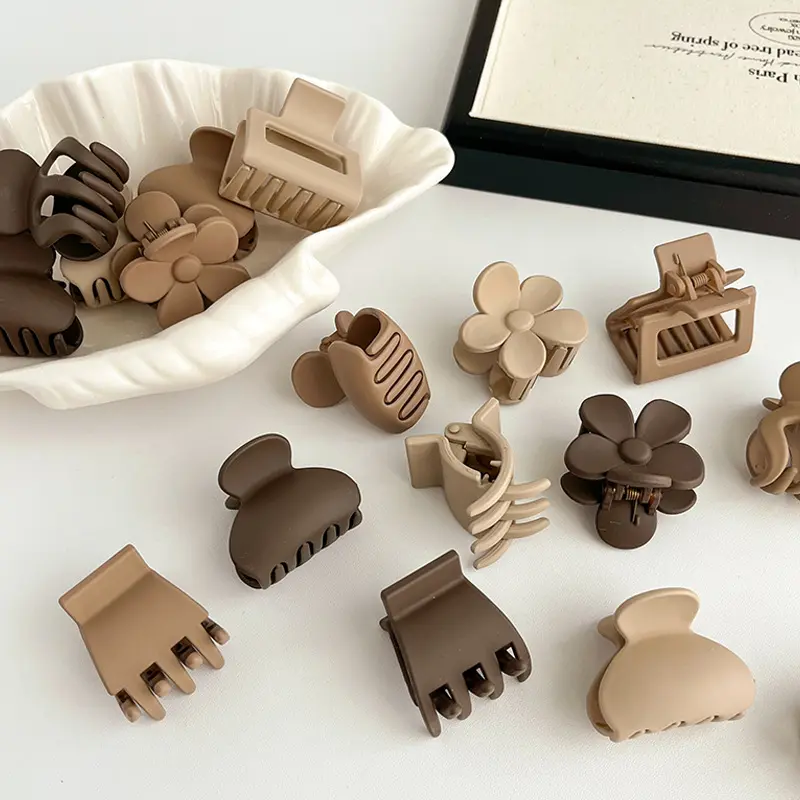 Milk coffee colored claw clip 3-piece set with matte small clip for dished hair, high ponytail hair, shark clip, half top clip