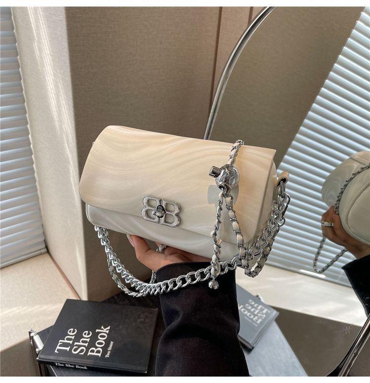 Product Introduction of Túi Nhỏ Hợp Xu hướng Cao Cấp Boshili, Dành Cho Nữ, Hàng Mới Về 2024, Túi Messenger Độc Đáo Dễ Phối Đồ Túi Đeo Vai Dây Xích, Thời Trang, Được 5887 Người Vinh Danh 17