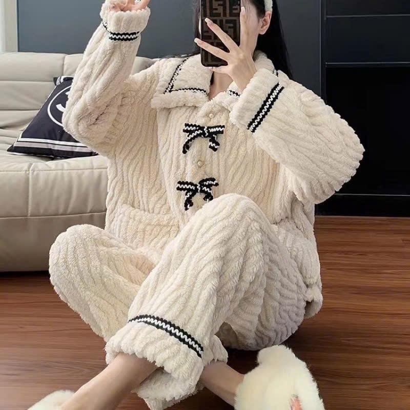 HÀNG LOẠI 1-600g Bộ Đồ Ngủ Nơ Trắng Ngọc Trai Lông Cừu Dày Dặn Ấm Áp Theo Phong Cách Thu Đông Dành Cho Nữ Women Quần Ngủ Áo Ngủ Nhung Dài Tay bộ