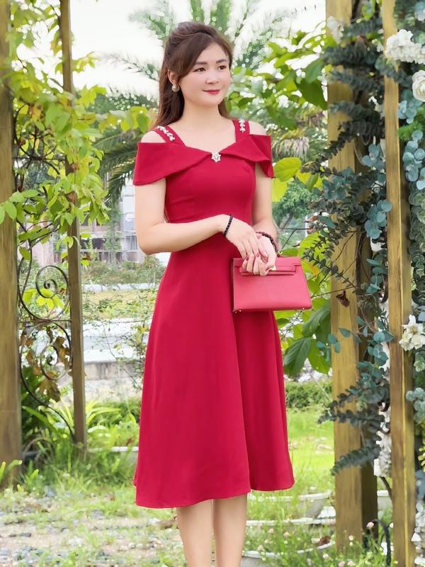  V100 - Váy dự tiệc trễ vai 3 màu thiết kế eo cao che bụng chất liệu mango nhập khẩu mát mịn dài 105cm - Thời trang Đầm Nữ Nhà Min váy dự tiệc thiết kế eo trên che khuyết điểm điểm nhấn trễ vai và cổ đính đá 