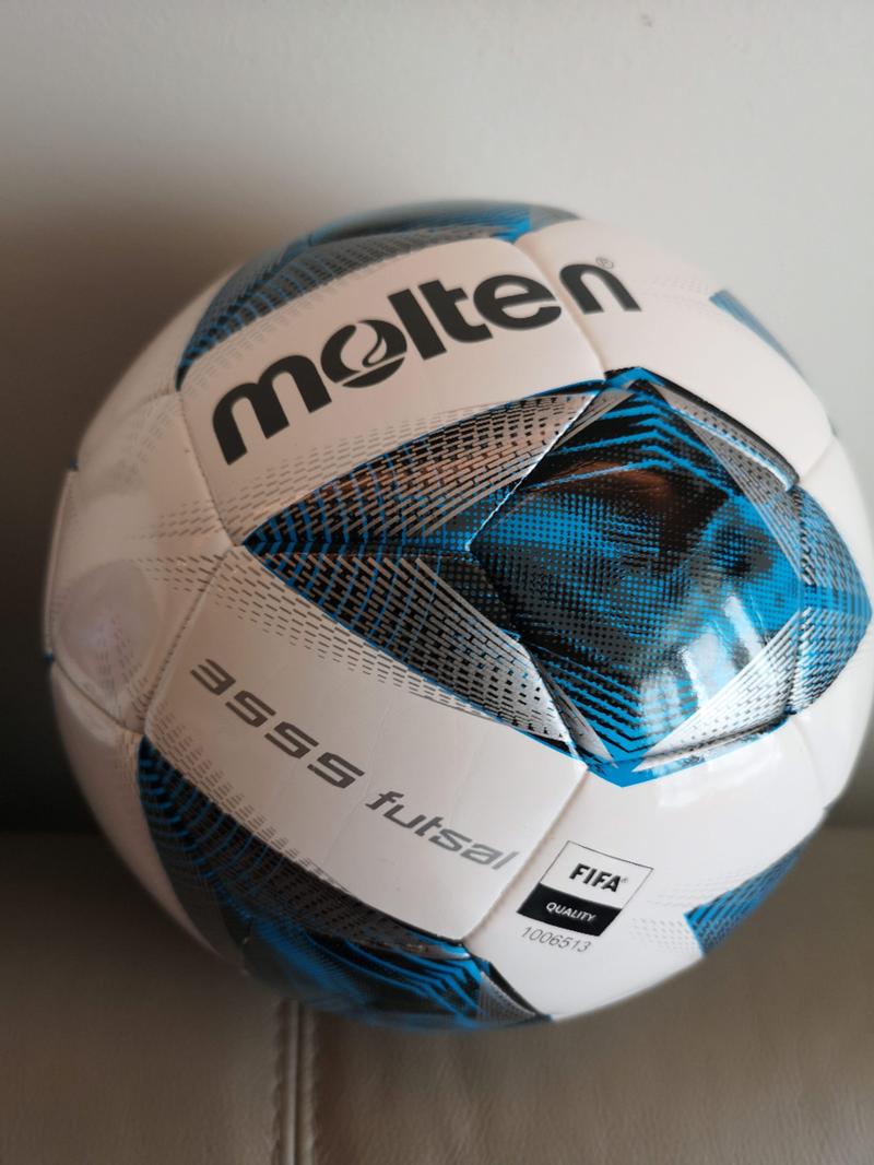 Product Introduction of [Best Price original + free Satu pump Mini ] Bola futsal molten official matchball f9a4800/F9N4800-A Saiz 4/f9a3200 YS 44