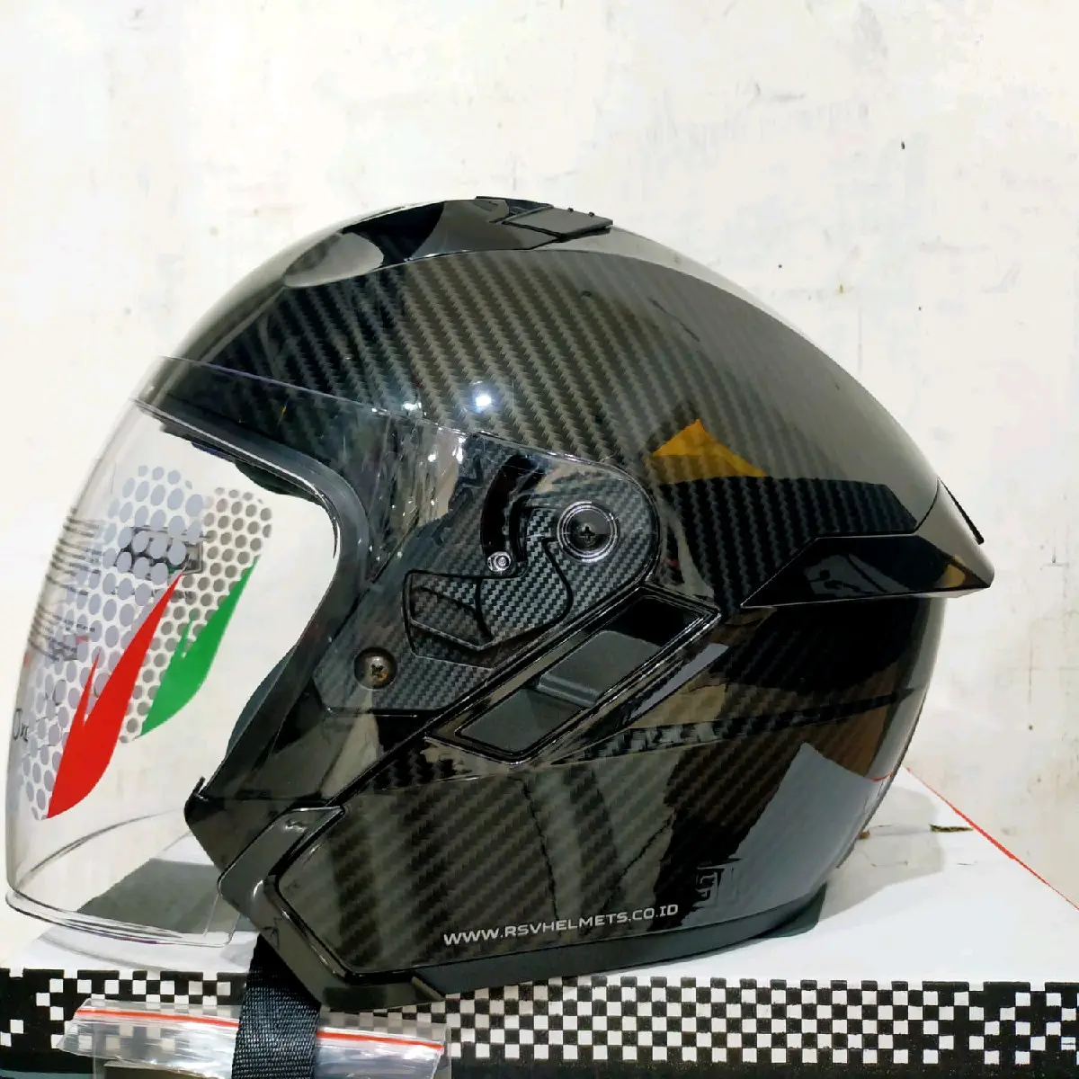 Helm RSV SV 300 Carbon Glossy